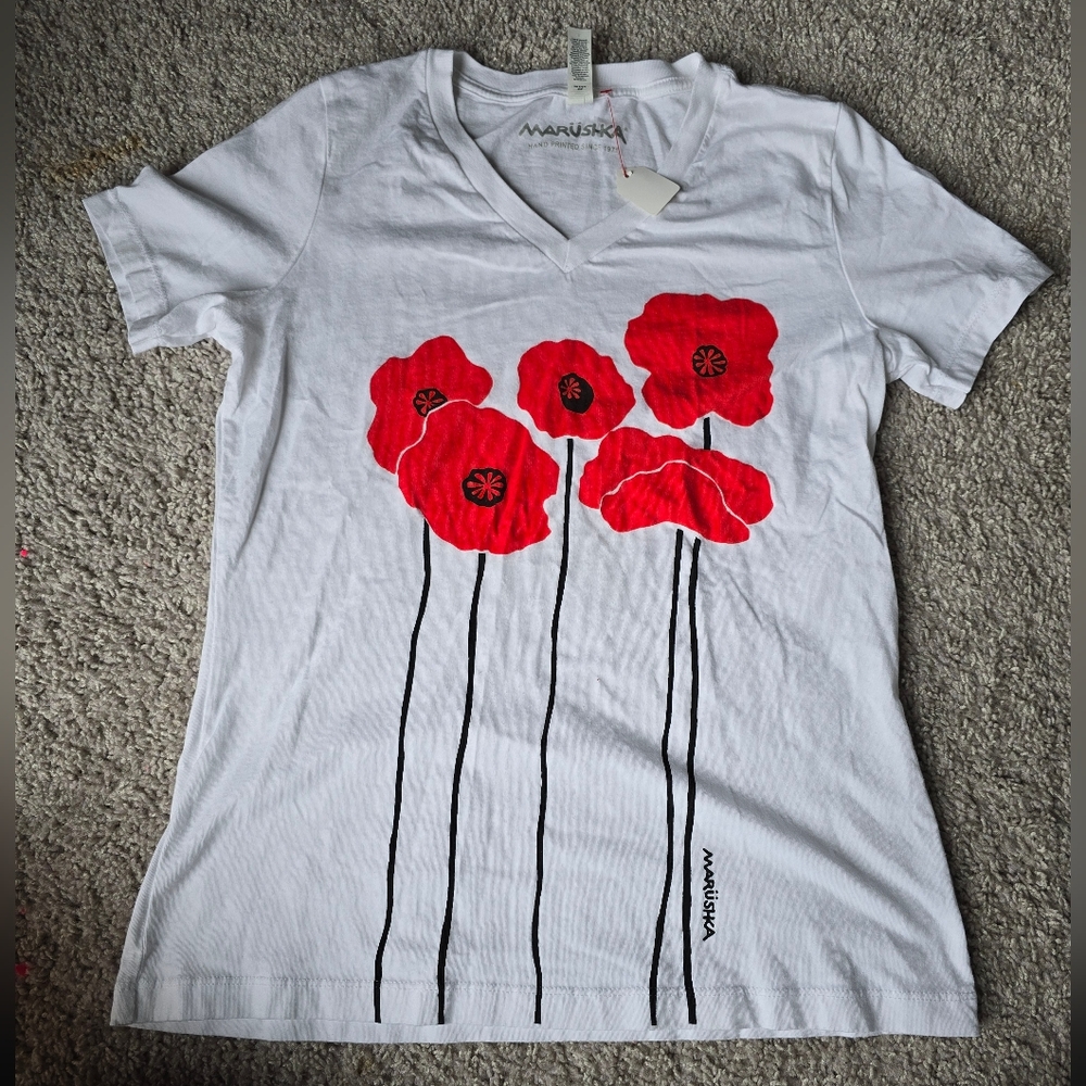 Marushka S White Red Poppy Graphic V Neck Tee